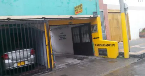PARQUEADERO FCI PARQUEADERO FCI